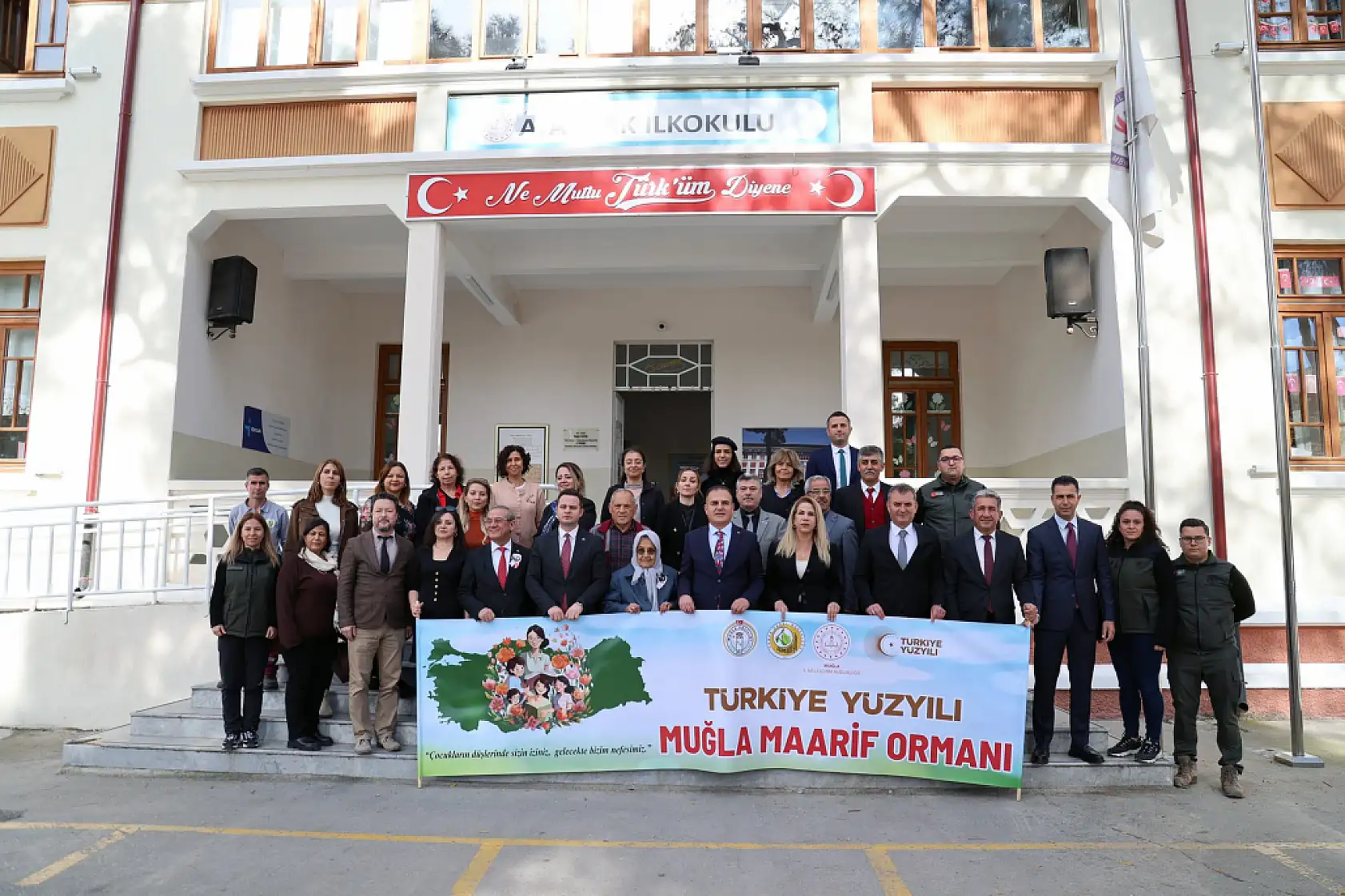 Muğla'da 16 bin 453 öğretmen için 16 Bin 453 fidan toprakla buluşuyor