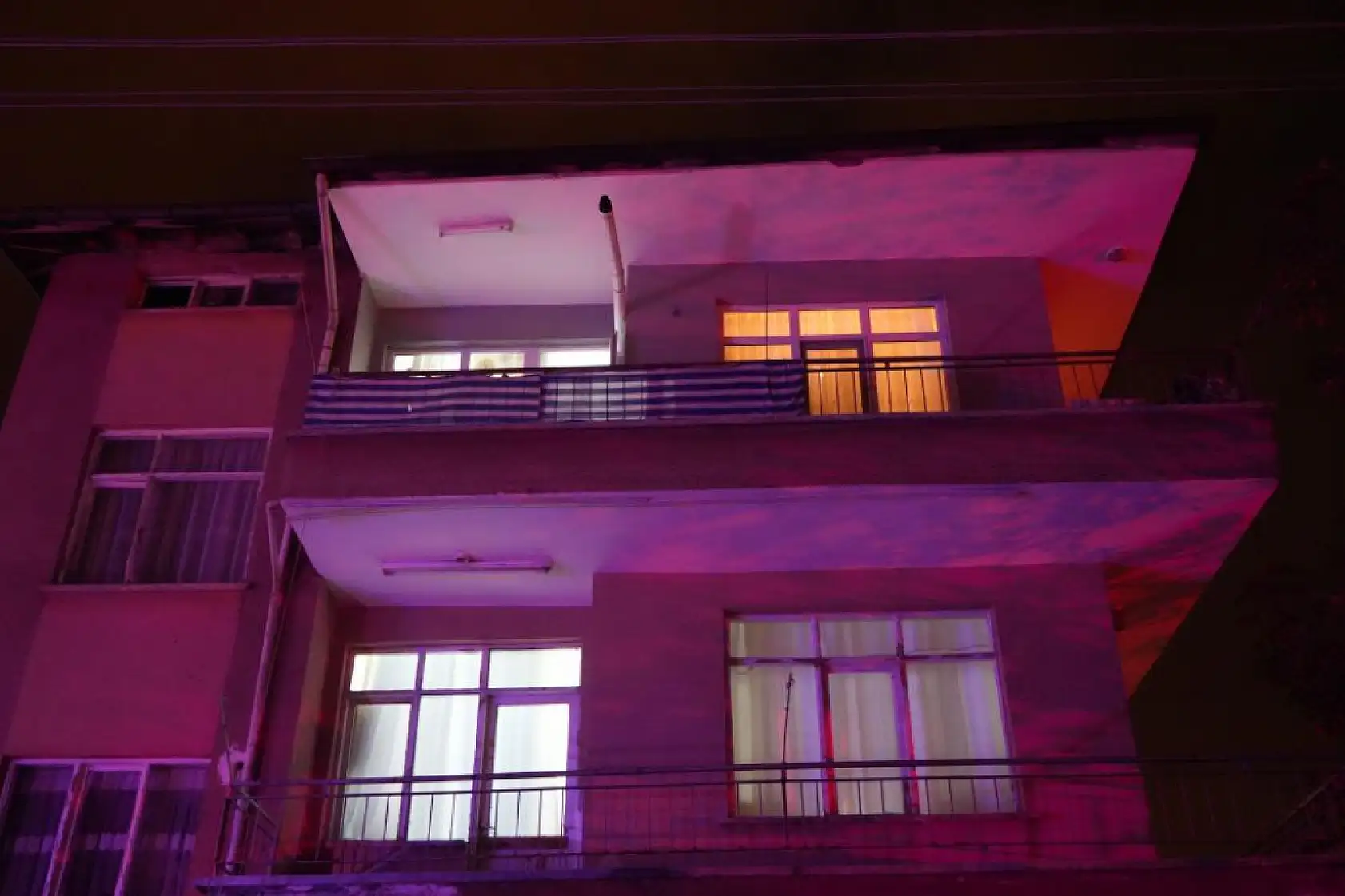 Kardeşler arasındaki kavga kanlı bitti: Ağabeyini bıçaklayarak öldürdü