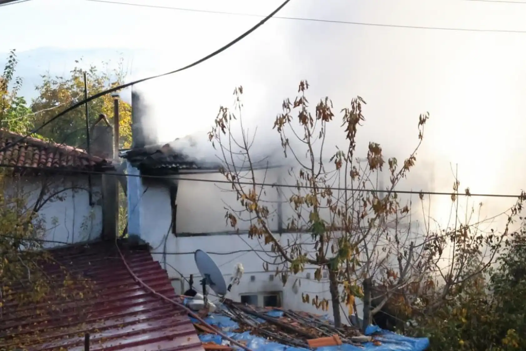 Menteşe'de Çıkan Yangında İki Ev Kullanılamaz Hale Geldi