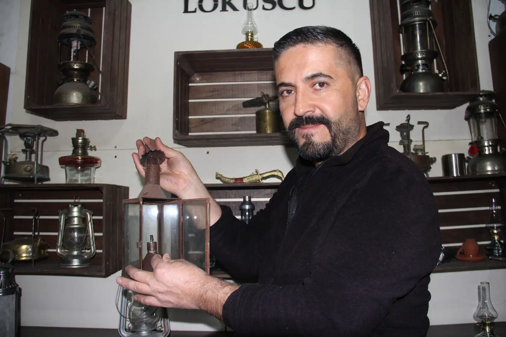 Asırlık lambalara yeniden ışık veriyor