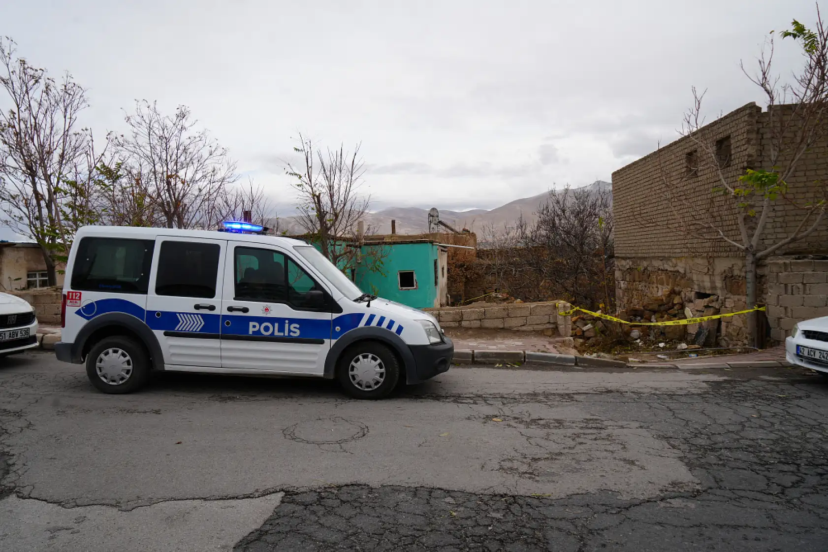 23 yaşındaki genç, metruk binada ölü bulundu