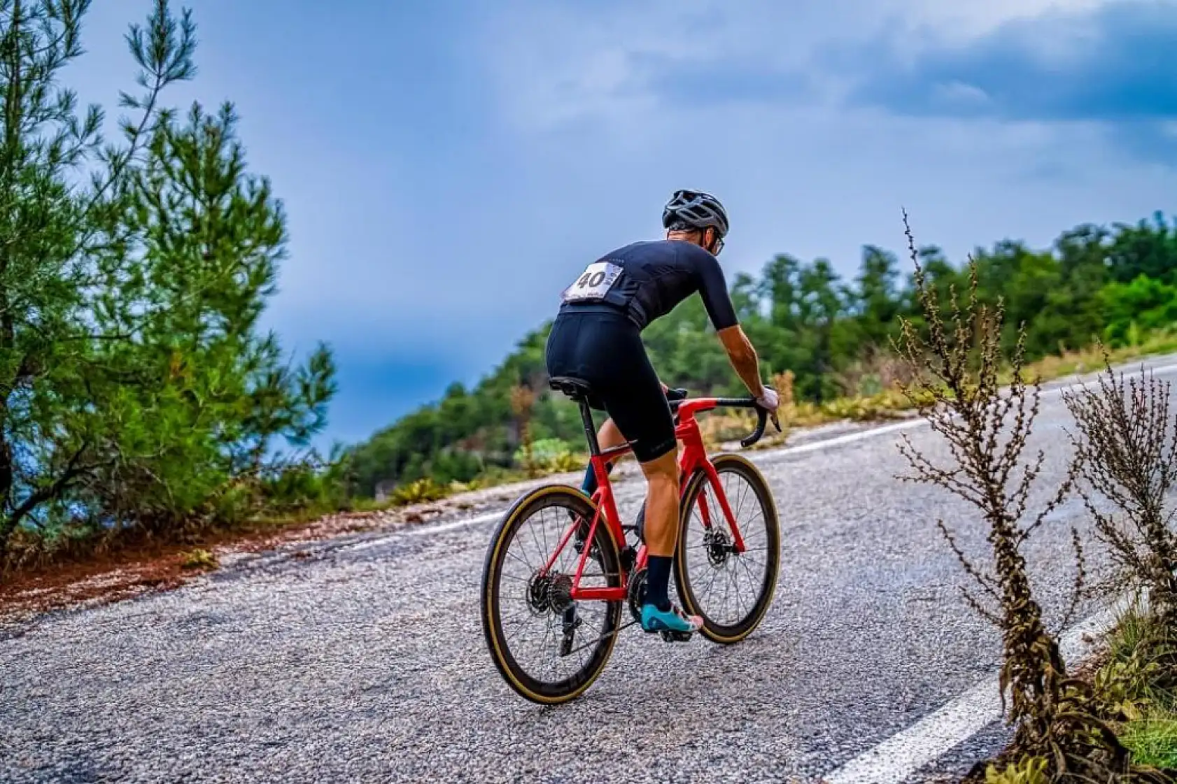 Muğla'da 100 sporcu zorlu parkurda ter döktü