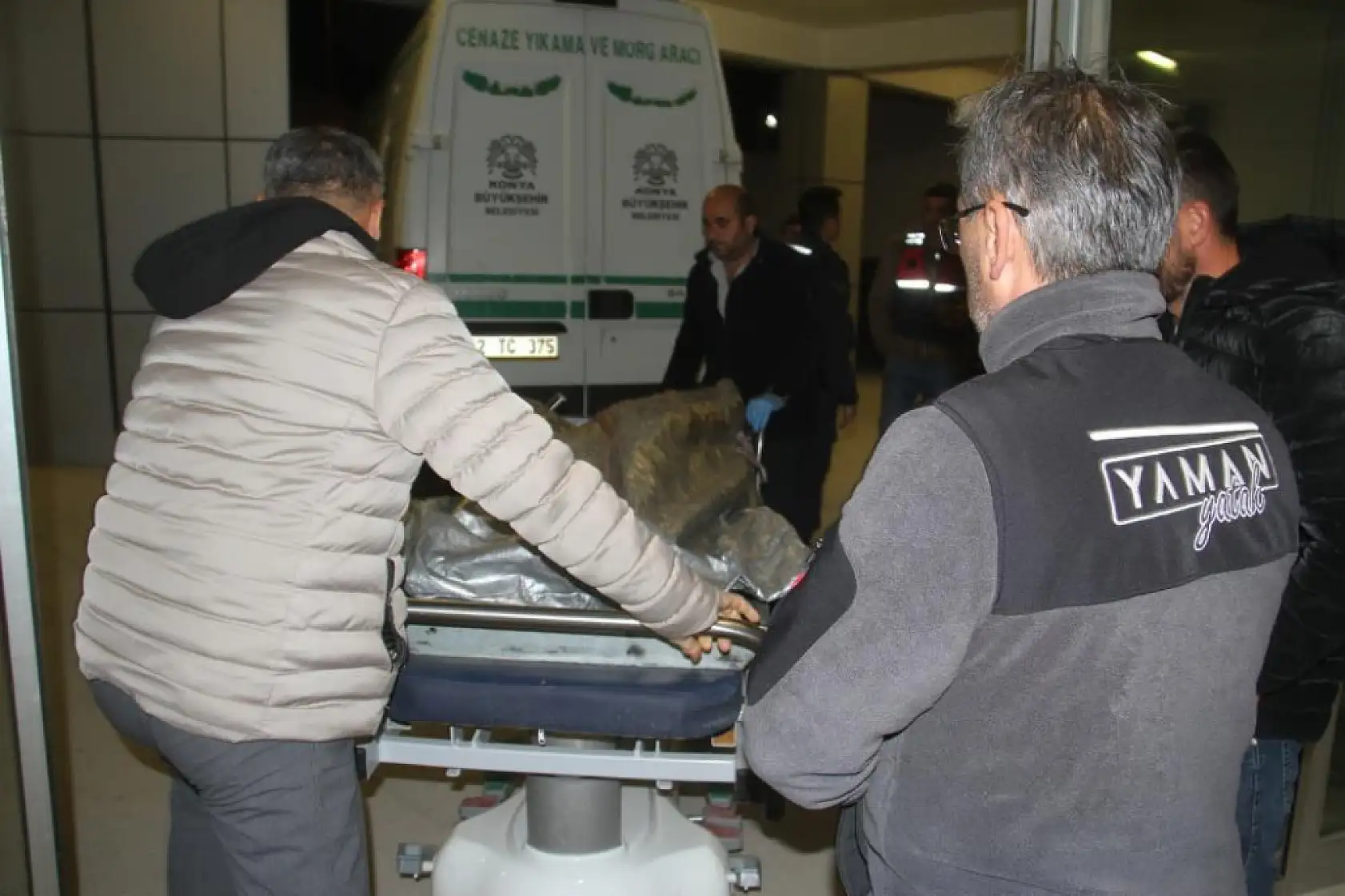 Husumetlileri tarafından, 7 yaşındaki oğlunun gözü önünde vurularak öldürüldü