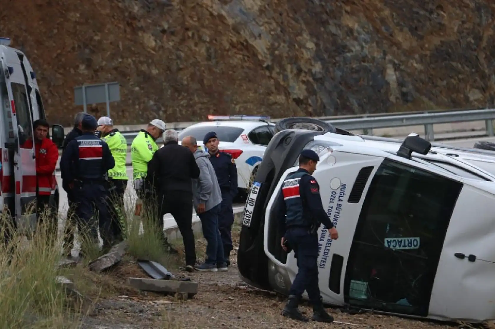 Muğla Fethiye Karayolu'nda Yolcu Minibüsü Devrildi: 7 Yaralı