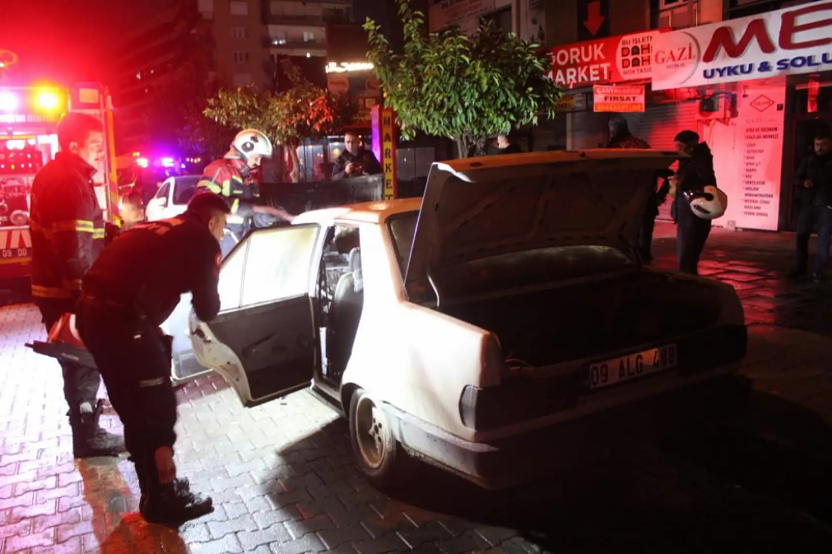 Park halindeki otomobil küle döndü