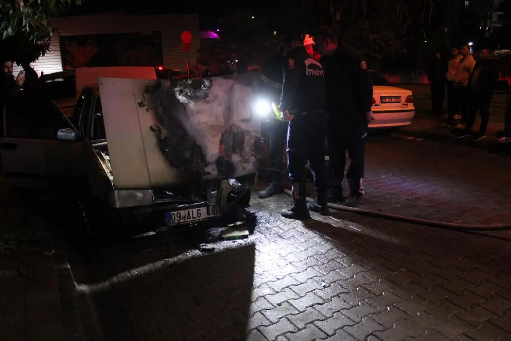 Park halindeki otomobil küle döndü