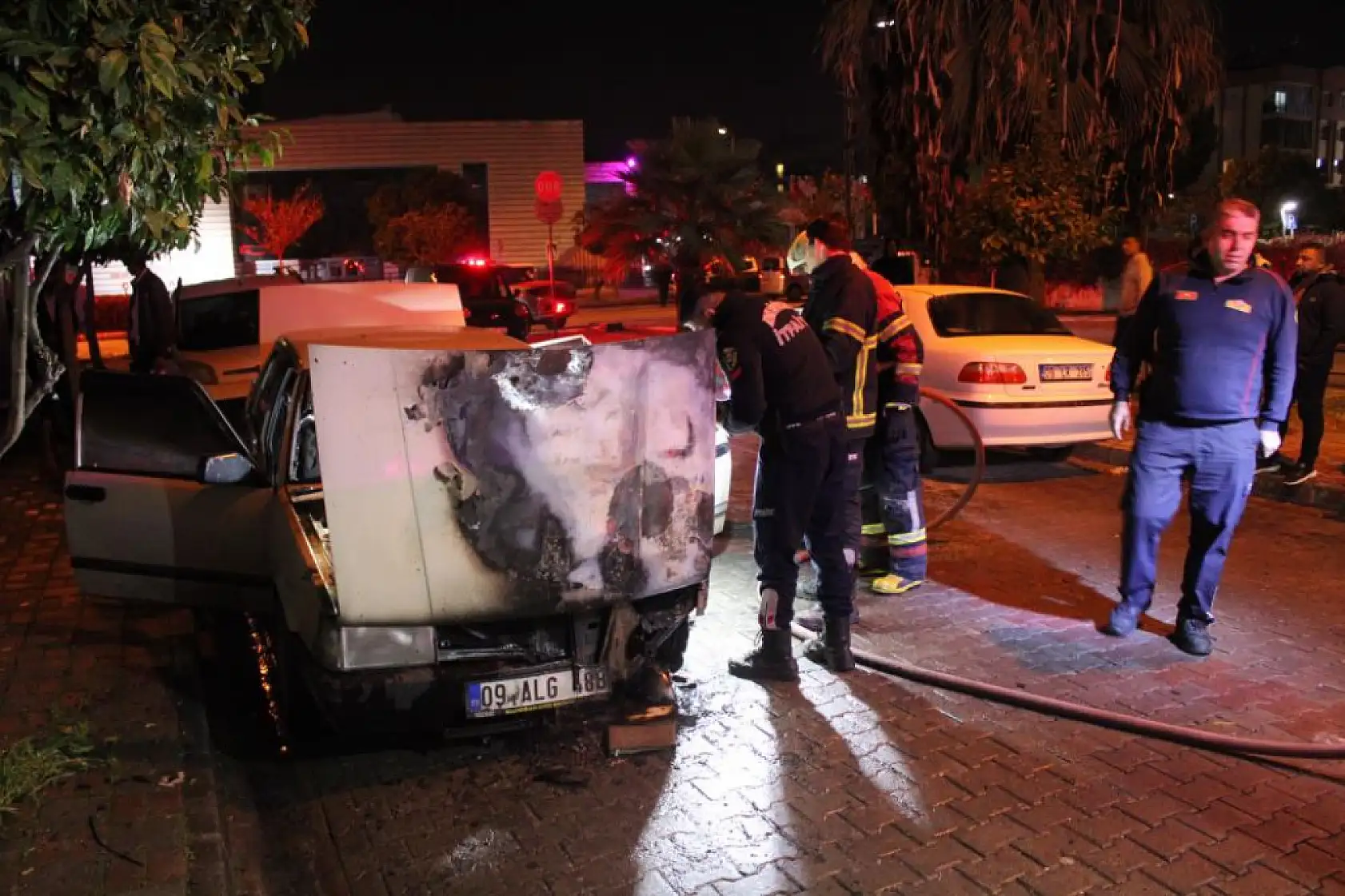 Park halindeki otomobil küle döndü