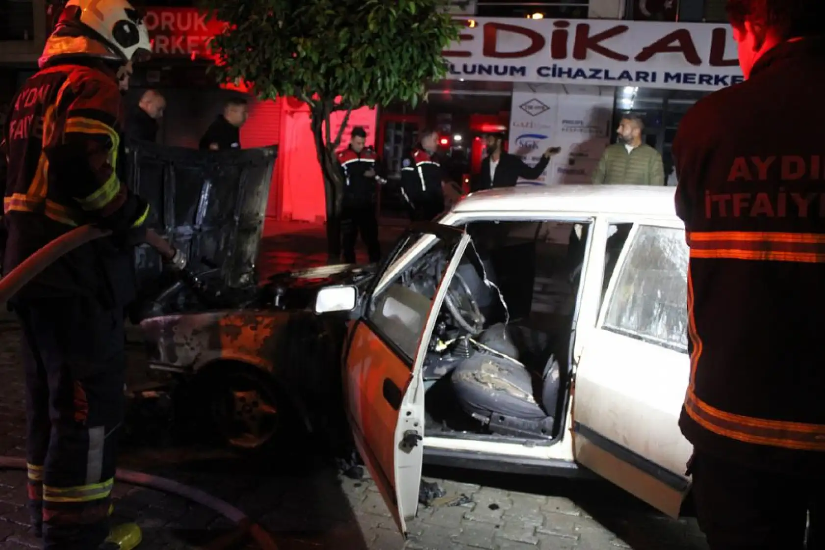 Park halindeki otomobil küle döndü