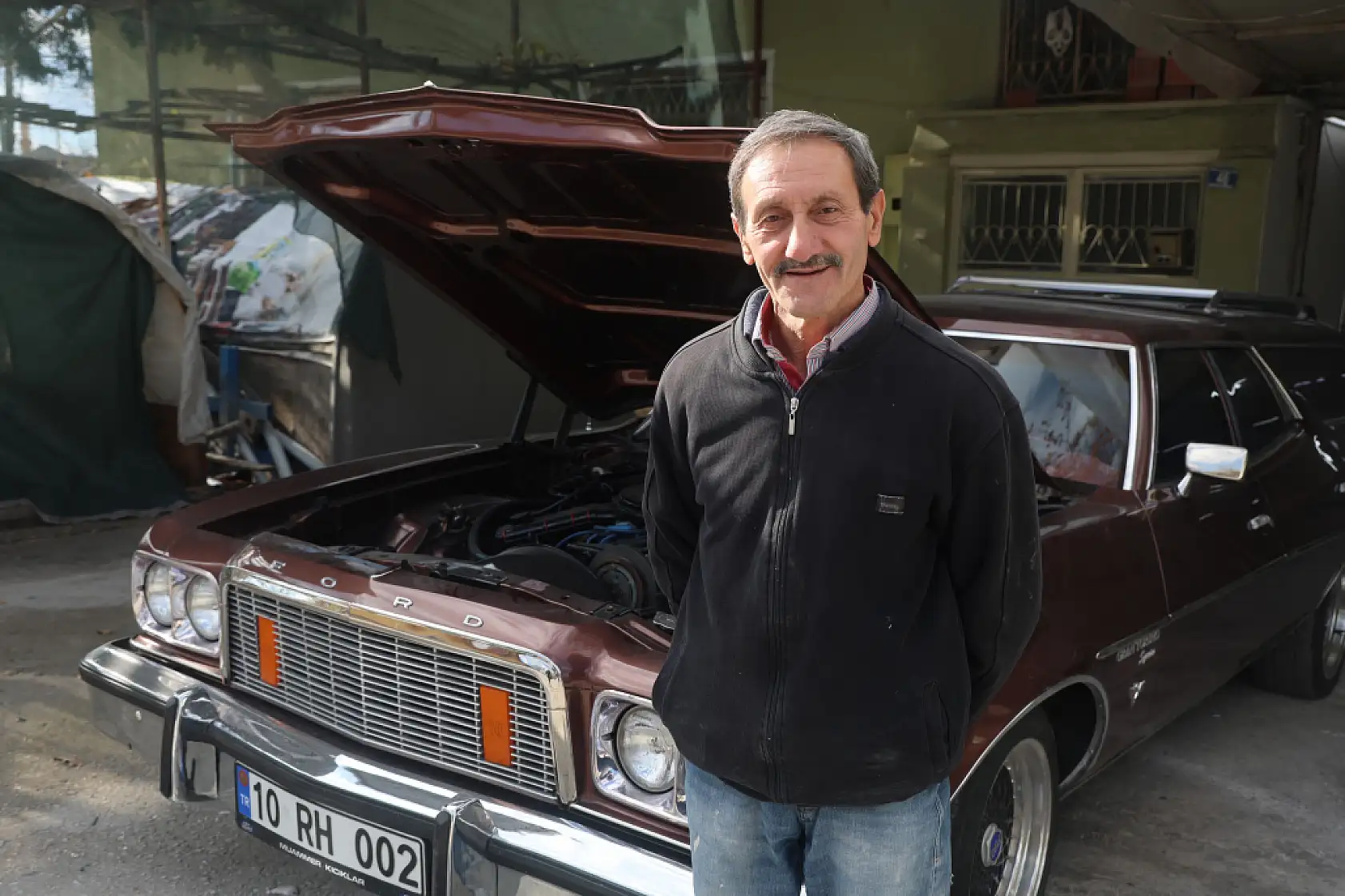 Bu serada sebze değil klasik araba yetişiyor