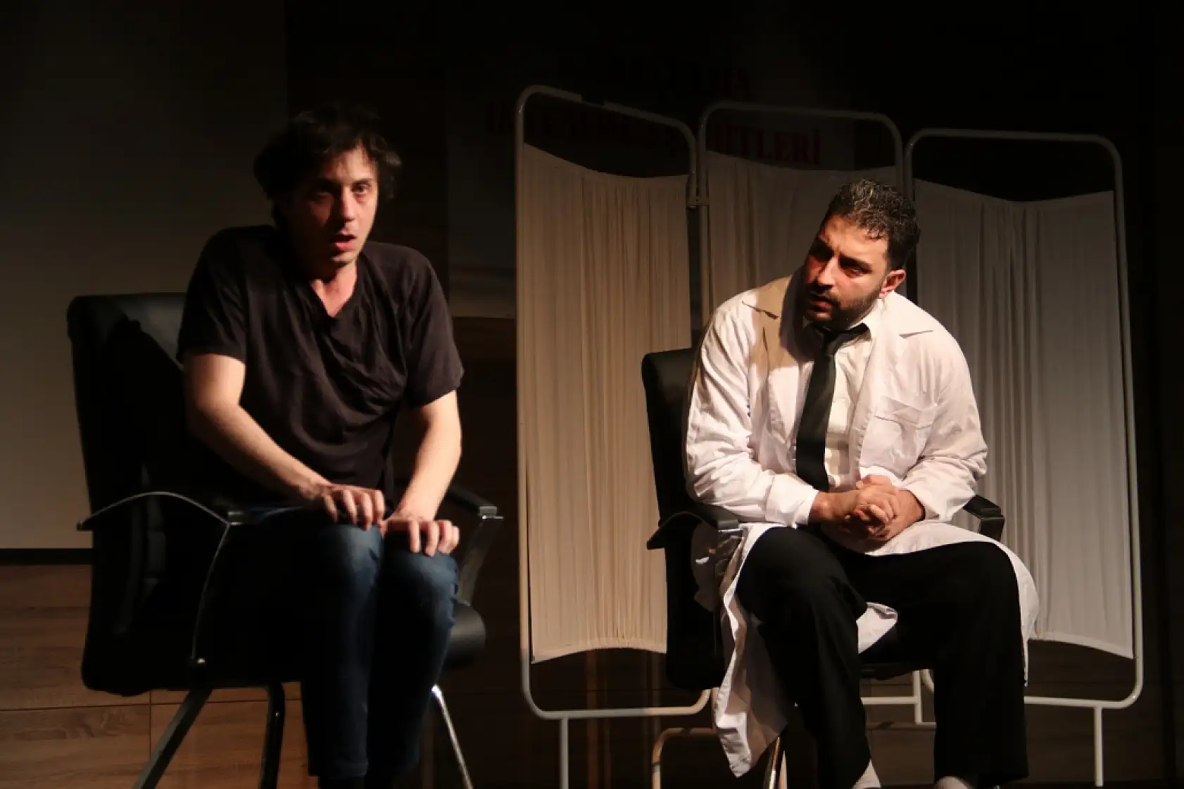 Bağımlılık farkındalığı tiyatro oyunu Fethiye'de ilgiyle izlendi