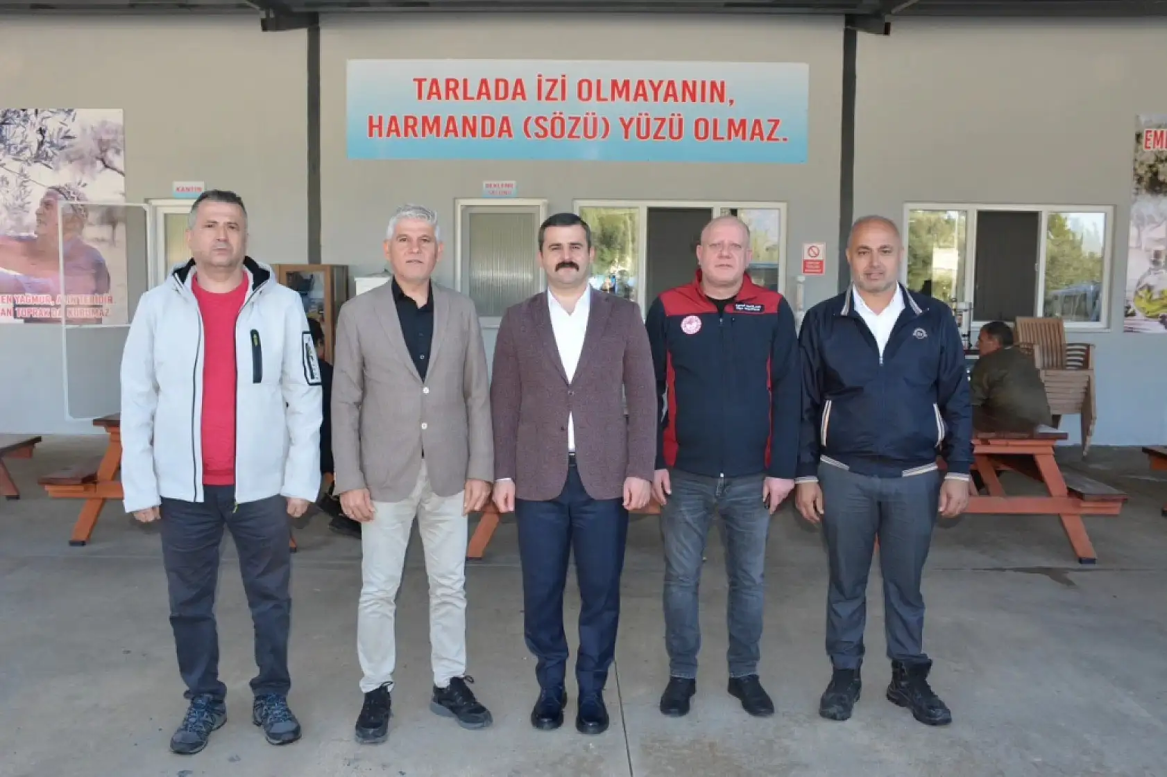 Köyceğiz Kaymakamı Kumcu, zeytinyağı fabrikasında inceleme yaptı