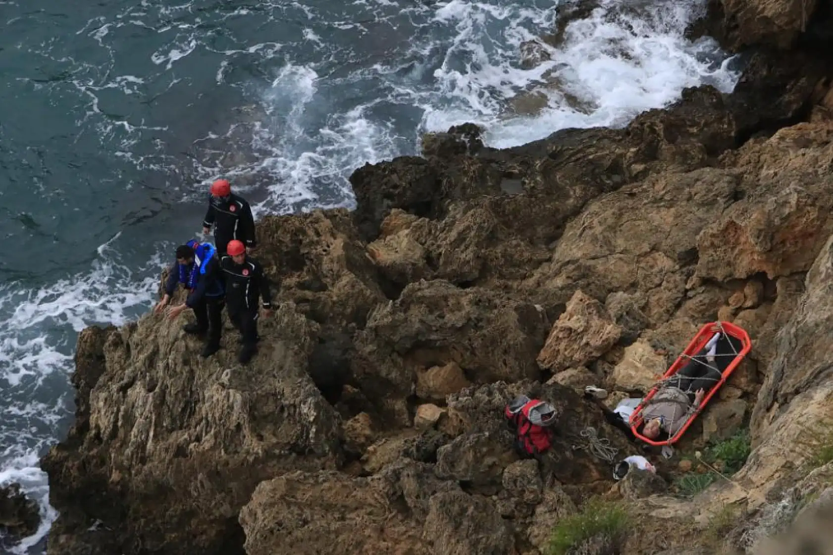 Falezlerde balık keyfi hastanede son buldu
