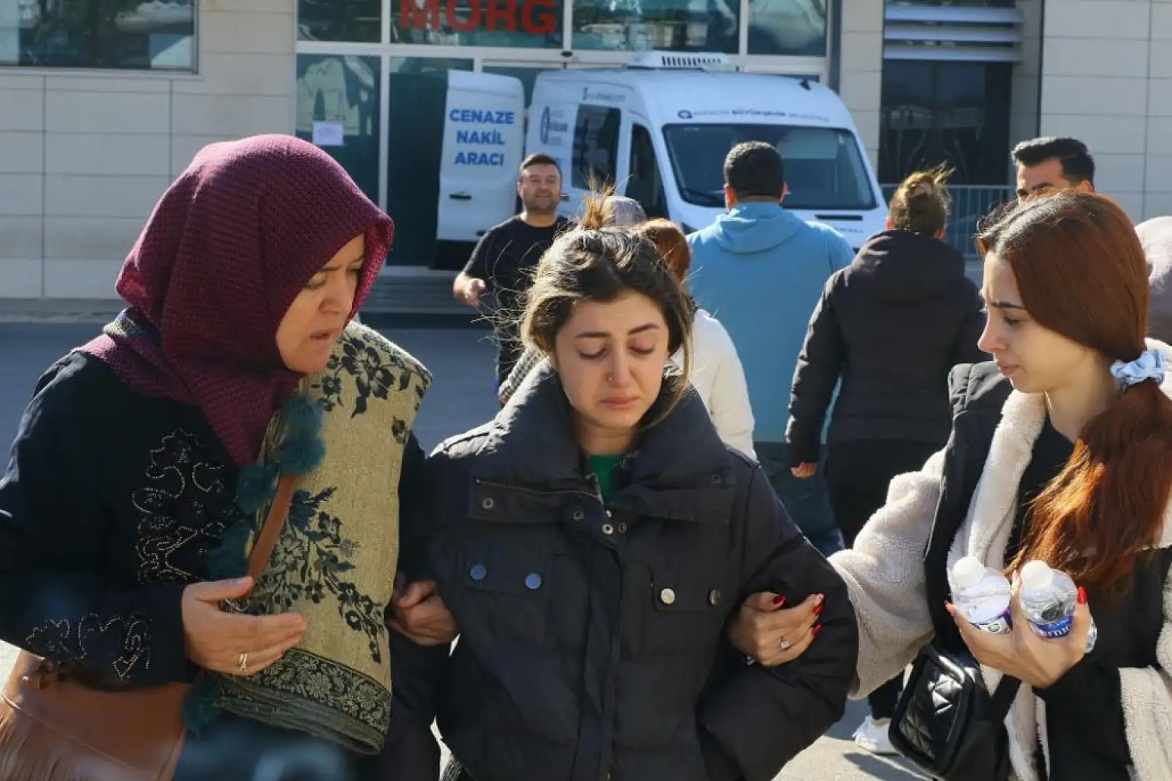 Kıskançlık krizine girip eşini öldürdü, avukat değişikliği ve tahliye istedi