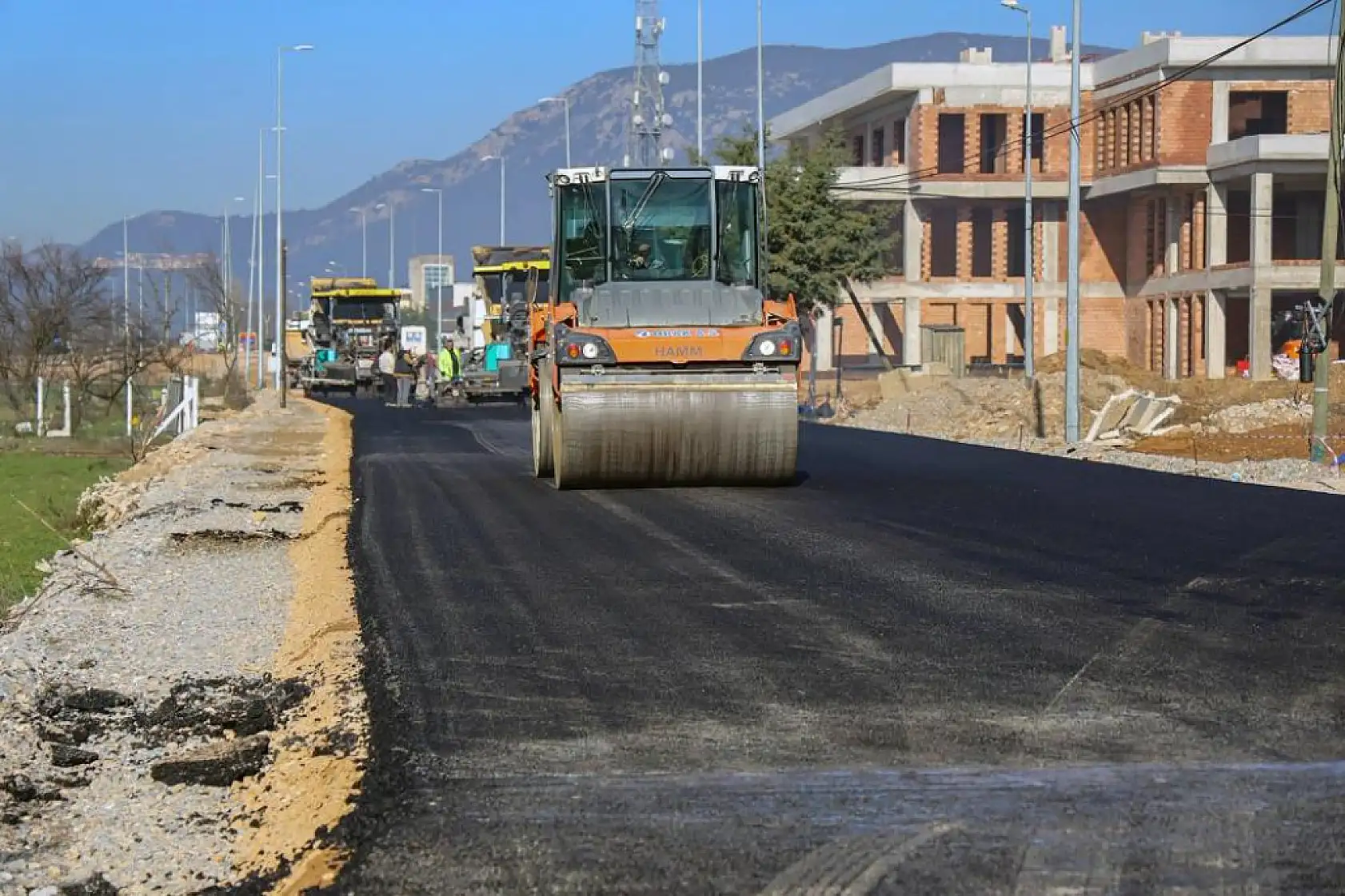 Menteşe'de Kolejler bölgesinde üstyapı çalışmaları başladı
