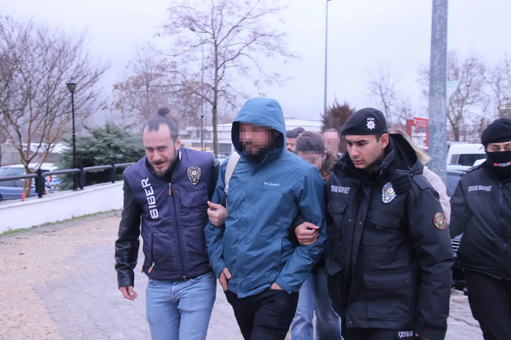 Muğla'da sahte hesap üzerinden 'Devlet Büyüklerine Hakaret' şüphelileri adliyeye sevk edildi