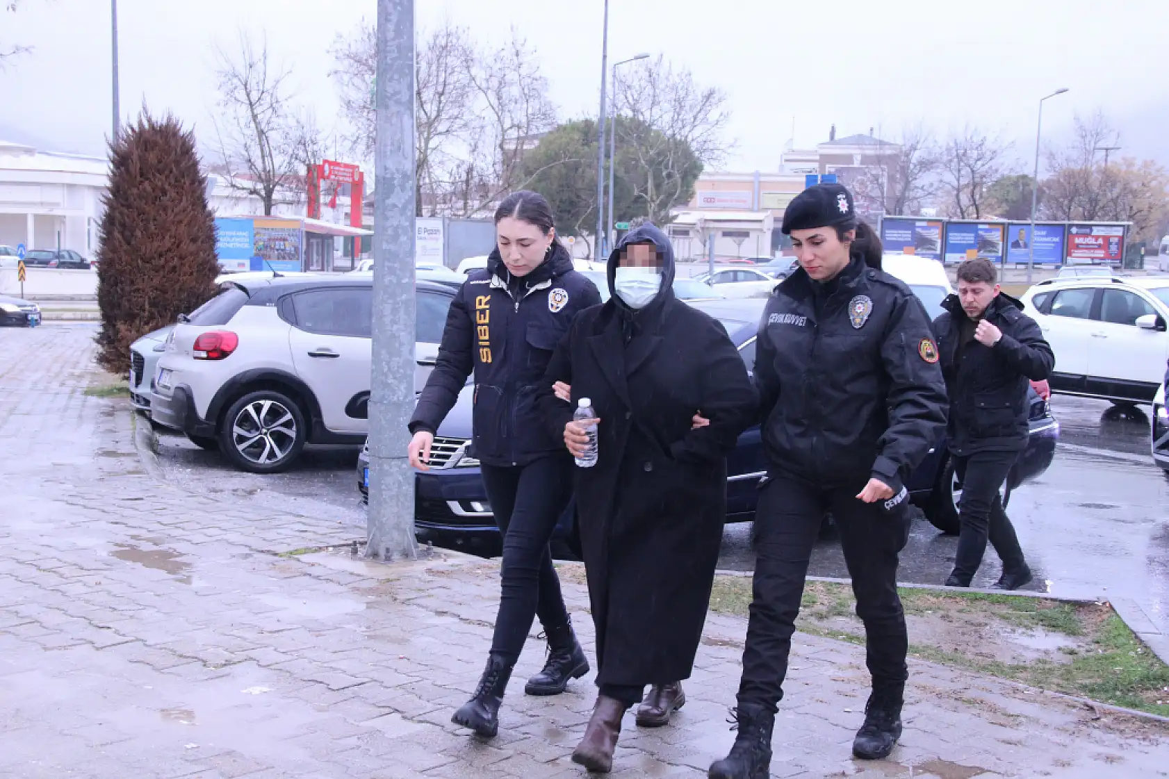 Muğla'da sahte hesap üzerinden 'Devlet Büyüklerine Hakaret' şüphelileri adliyeye sevk edildi