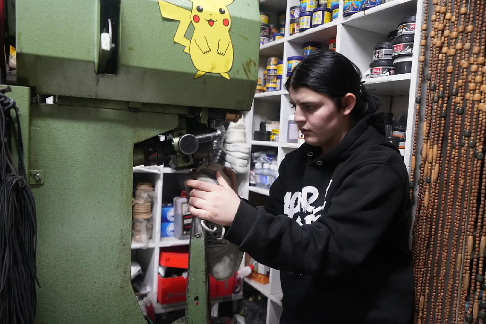 Erkek egemen mesleğe kadın eli değdi