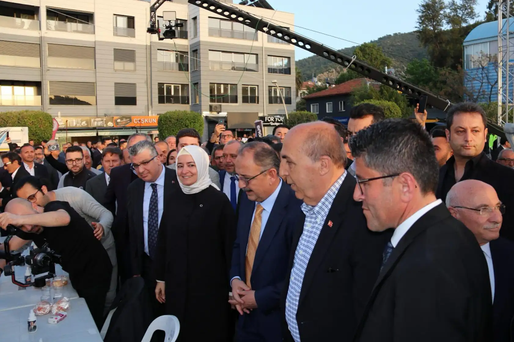 Bakan Özhaseki, 'Fethiye'yi Hizmetlerle Tanıştıralım'