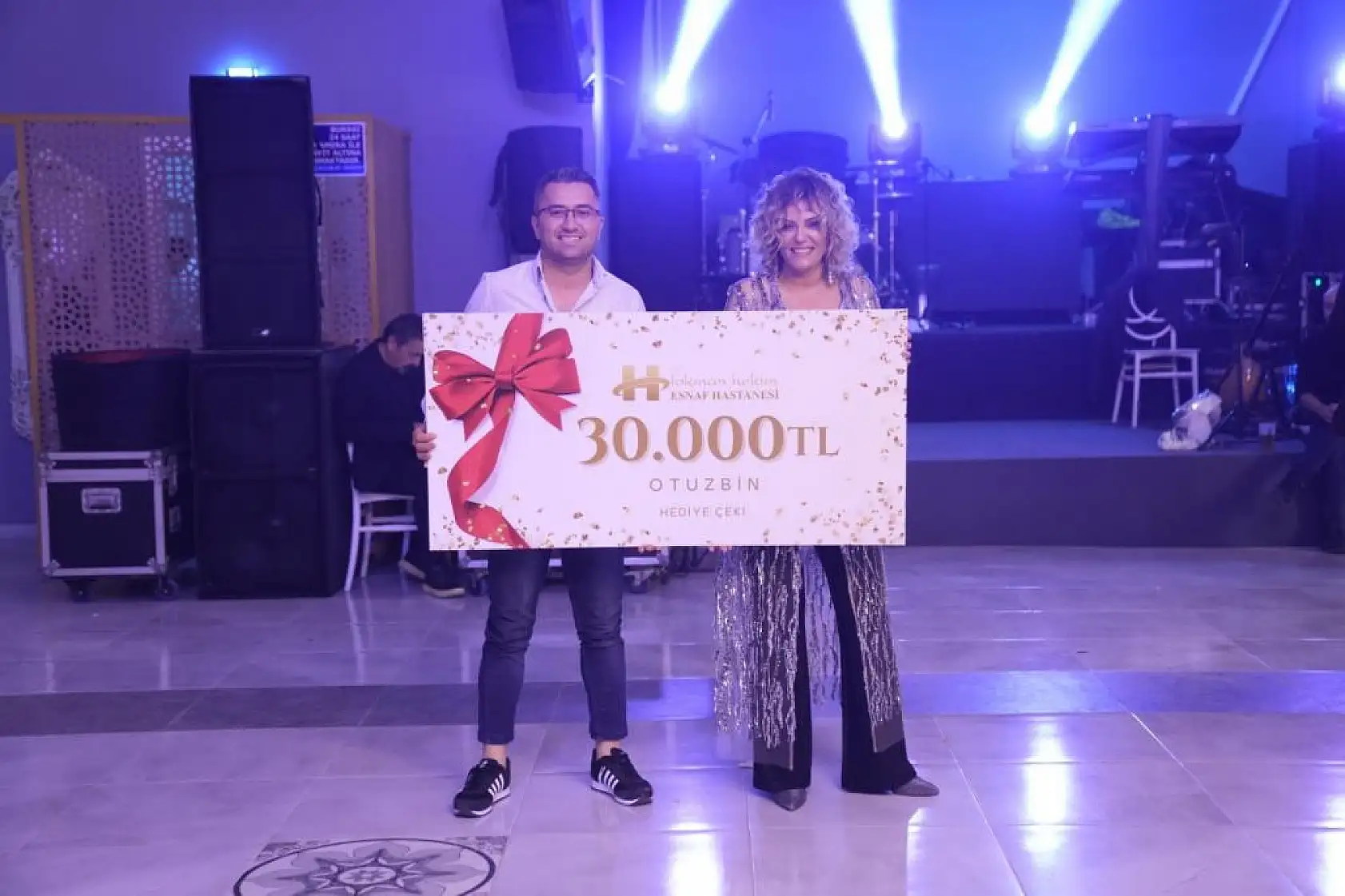 Esnaf Hastanesi personeli yeni yılı harika bir organizasyonla karşıladı