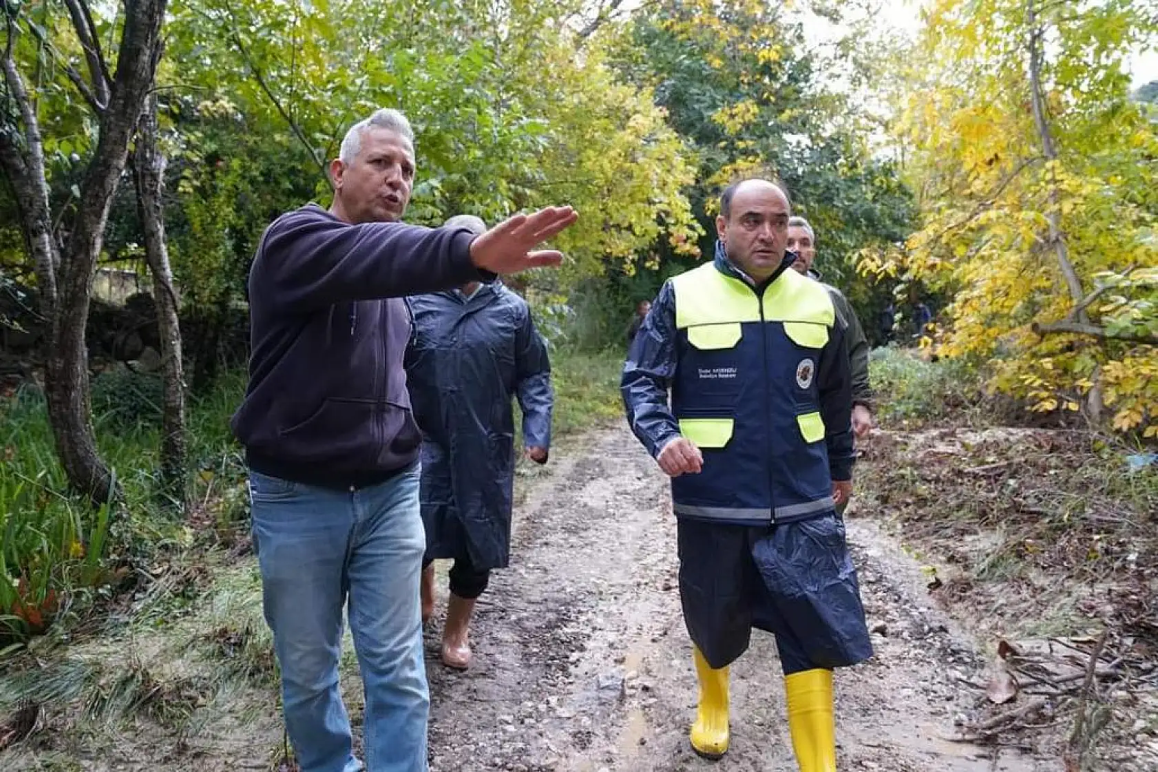 Başkan Akdenizli Sel Felaketinin Yaşandığı Bölgede İncelemelerde Bulundu