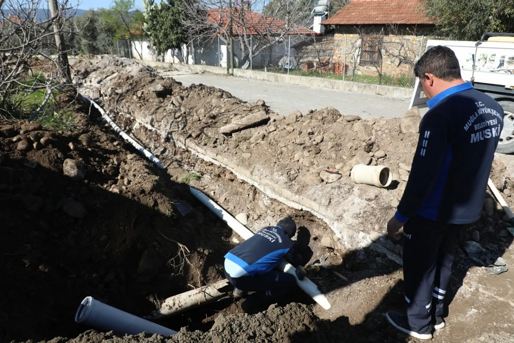 Köyceğiz'de, arızalanan hatlar yenileniyor