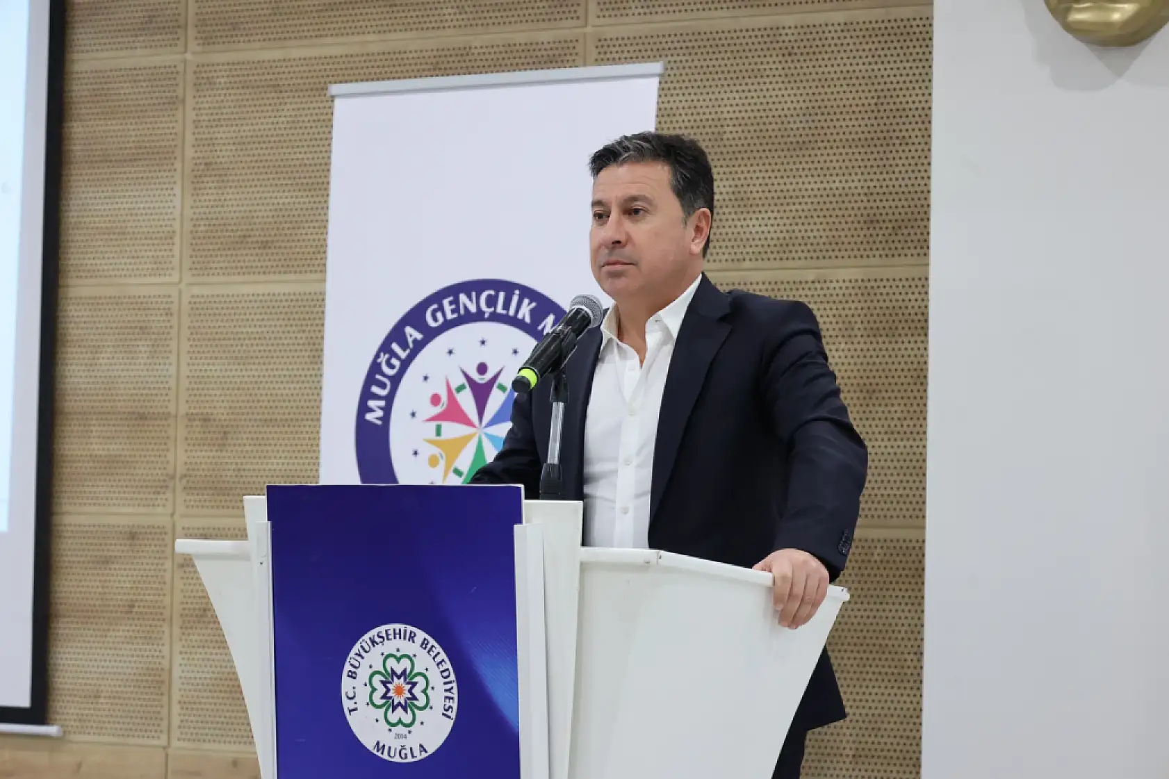 Muğla Büyükşehir Belediye Başkanı Aras: 'Gençlerden Gelen Her Fikri Desteklemeye Hazırız'