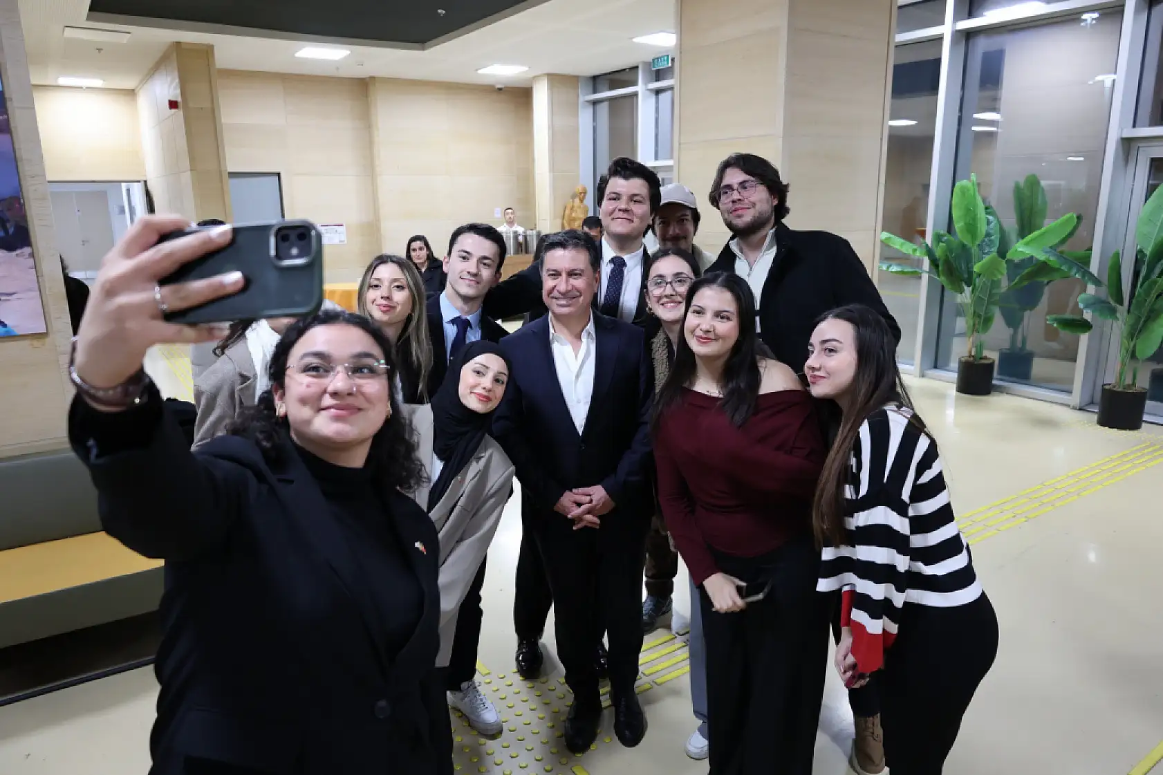 Muğla Büyükşehir Belediye Başkanı Aras: 'Gençlerden Gelen Her Fikri Desteklemeye Hazırız'