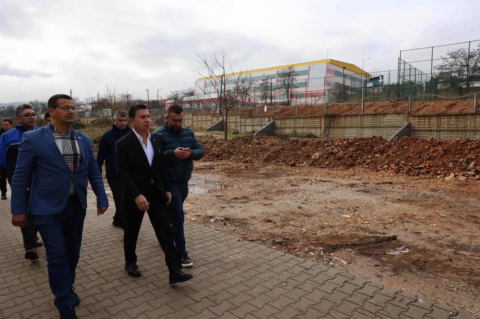 Başkan Aras Yağıştan Etkilenen Mahallelerde Çözüm için Sahada