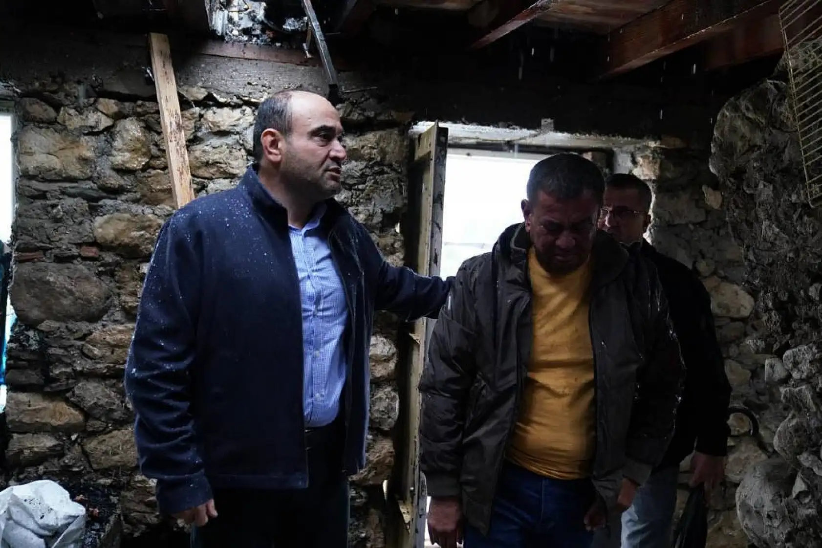 Başkan Akdenizli'den Evi Yanan Ailelere Ziyaret