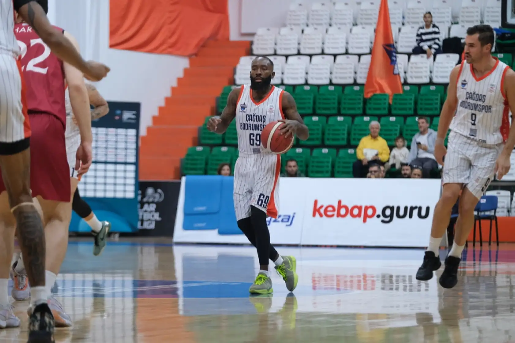 Çağdaş Bodrum Spor, Gaziantep Basketbol Karşısında Yıldızlaşan Performansıyla Galibiyete Ulaştı