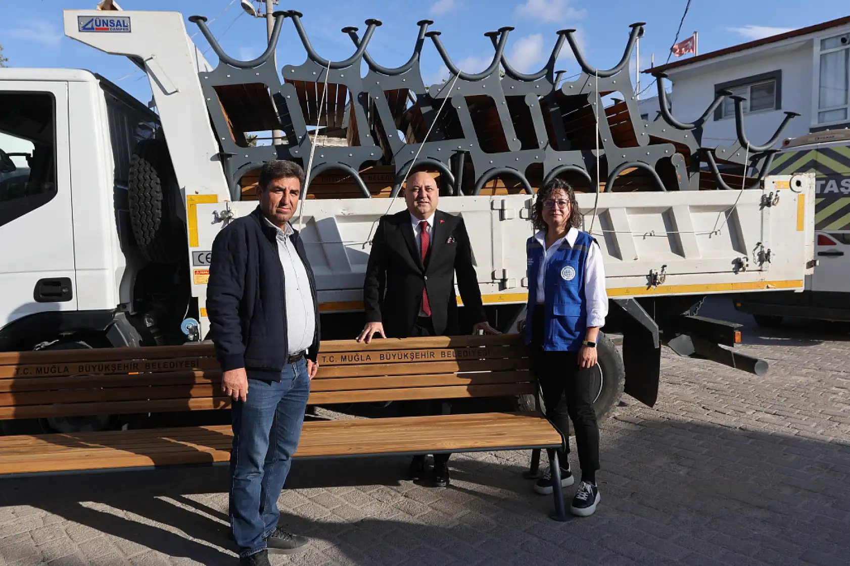 Muğla Büyükşehir, 13 İlçede Oyun Alanı ve Peyzaj Donatısını Güçlendiriyor