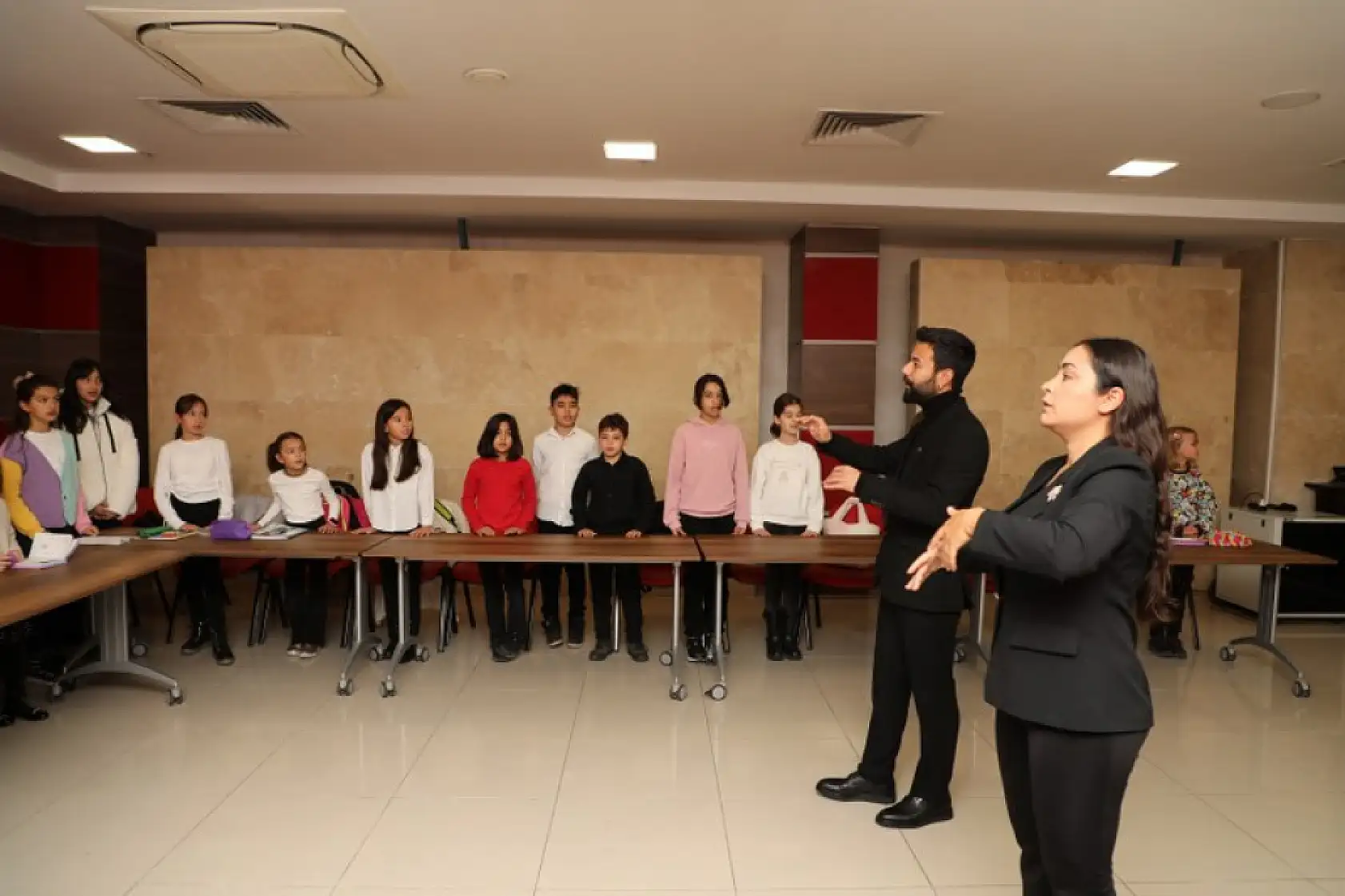 Muğla Büyükşehir Konservatuvarı'nda Çocuklar Hem Öğreniyor Hem Eğleniyor