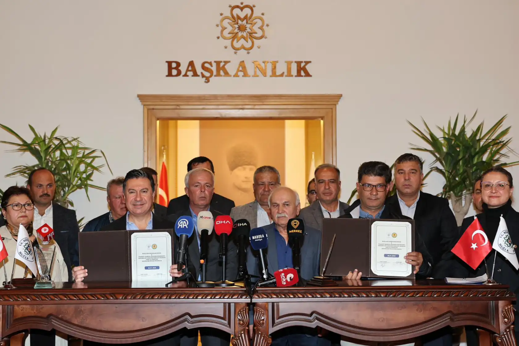 Muğla Büyükşehir'den süt üreticilerine soğuk zincir ve yem desteği