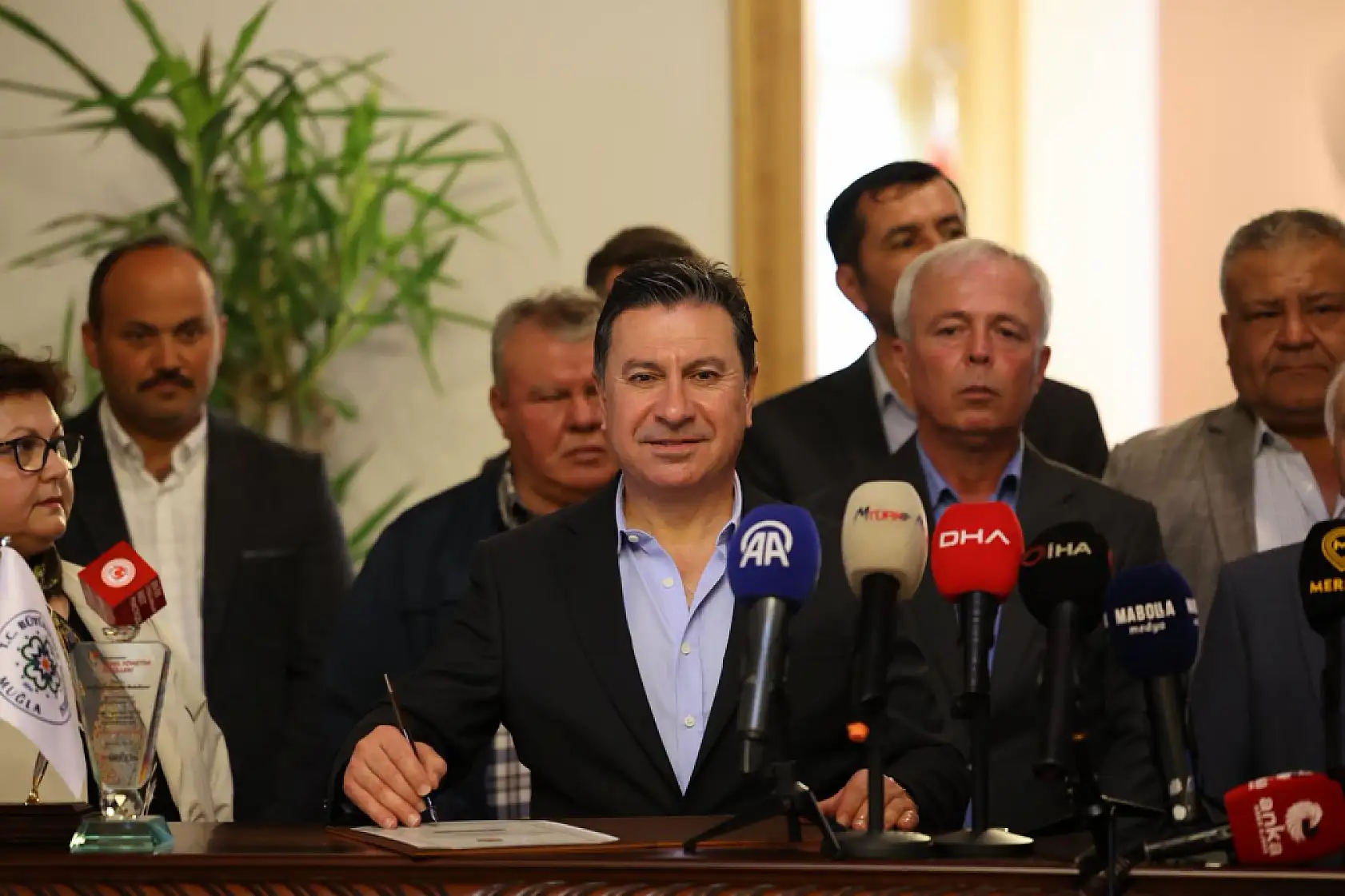 Muğla Büyükşehir'den süt üreticilerine soğuk zincir ve yem desteği