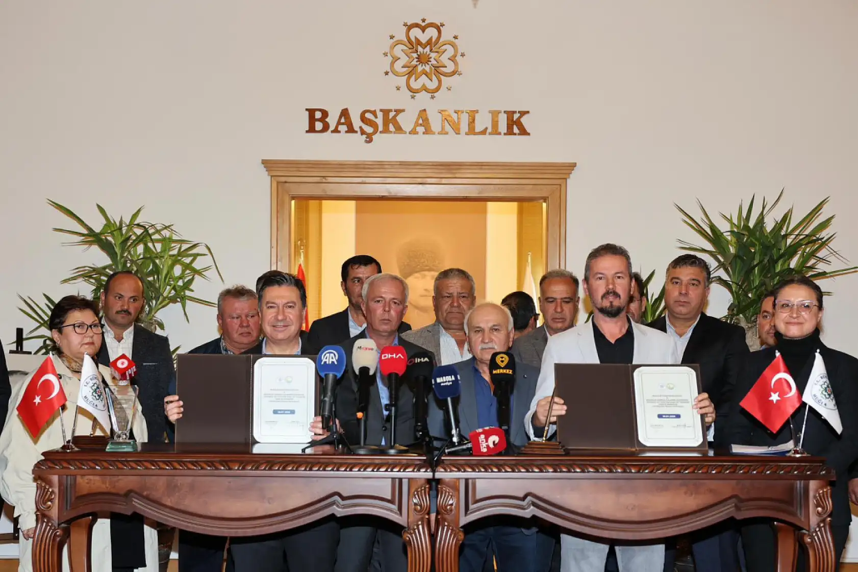 Muğla Büyükşehir'den süt üreticilerine soğuk zincir ve yem desteği