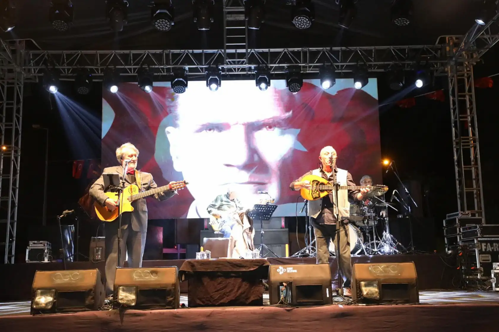 Cumhuriyet Coşkusu Muğla'da Güneş Gibi Parla'dı