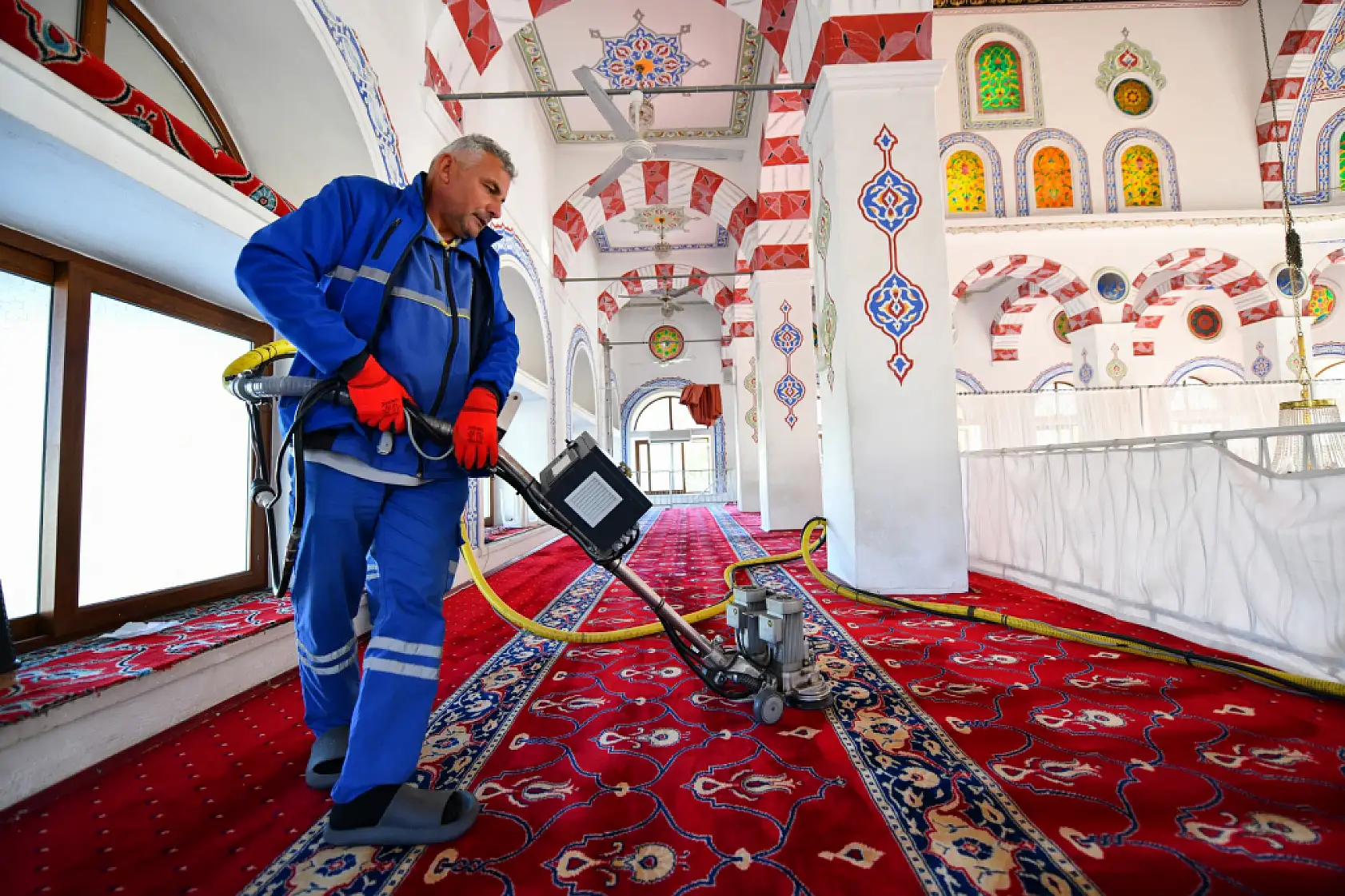 Fethiye Belediyesi Ramazan Ayı öncesi camilerde temizlik çalışmalarını tamamladı