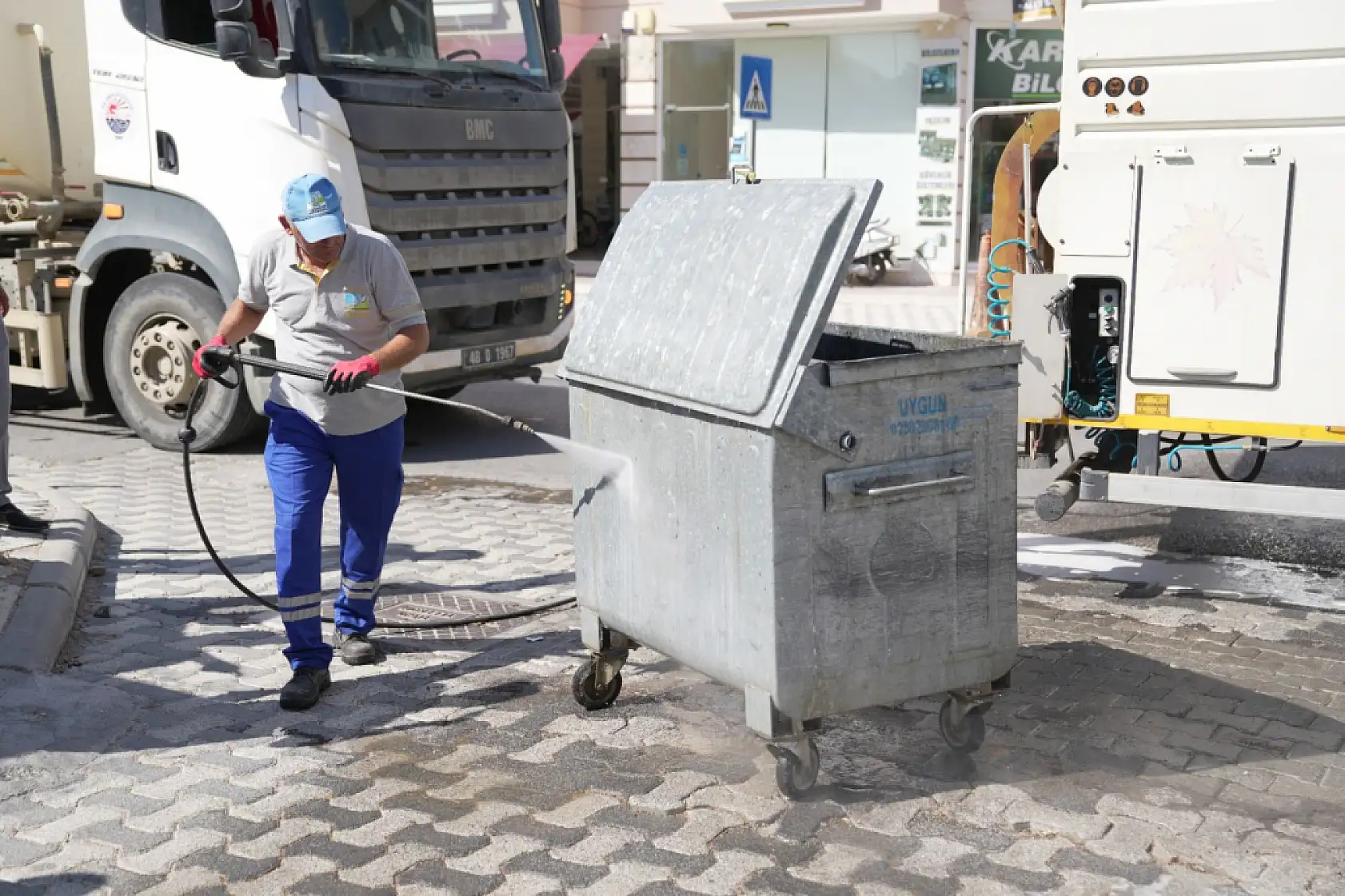 Fethiye Belediyesi'nden Dalaman'a Temizlik Desteği