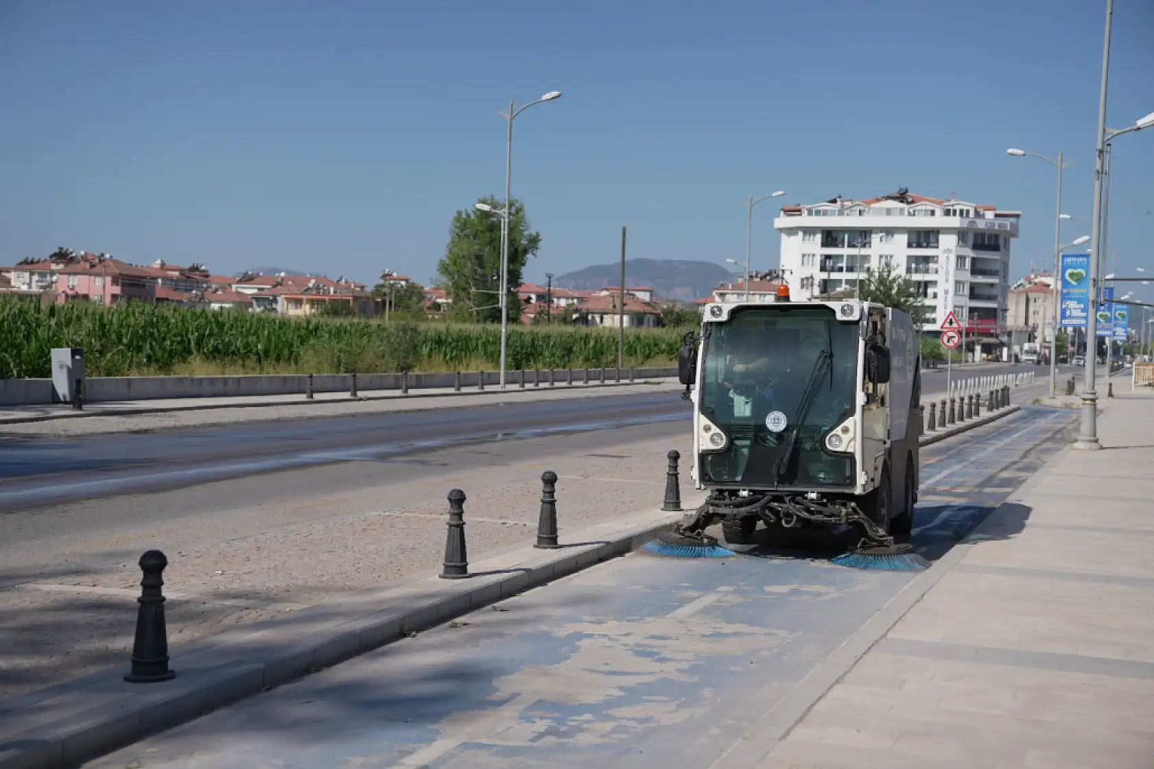 Fethiye Belediyesi'nden Dalaman'a Temizlik Desteği