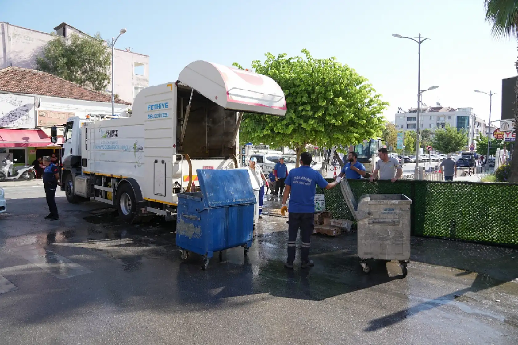 Fethiye Belediyesi'nden Dalaman'a Temizlik Desteği