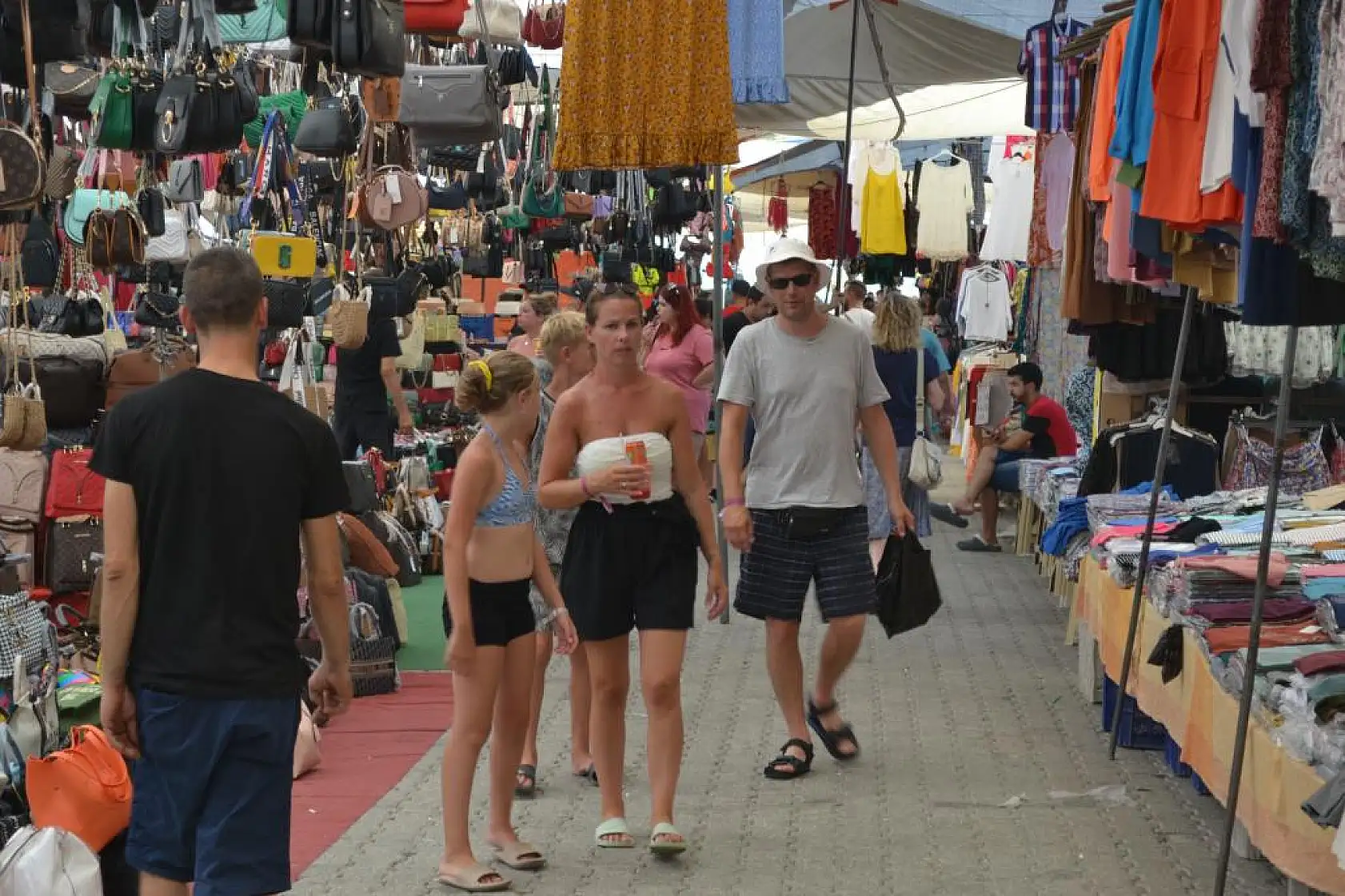 Pazarcılar İşlerin Düşmesinden Dert Yanıyor