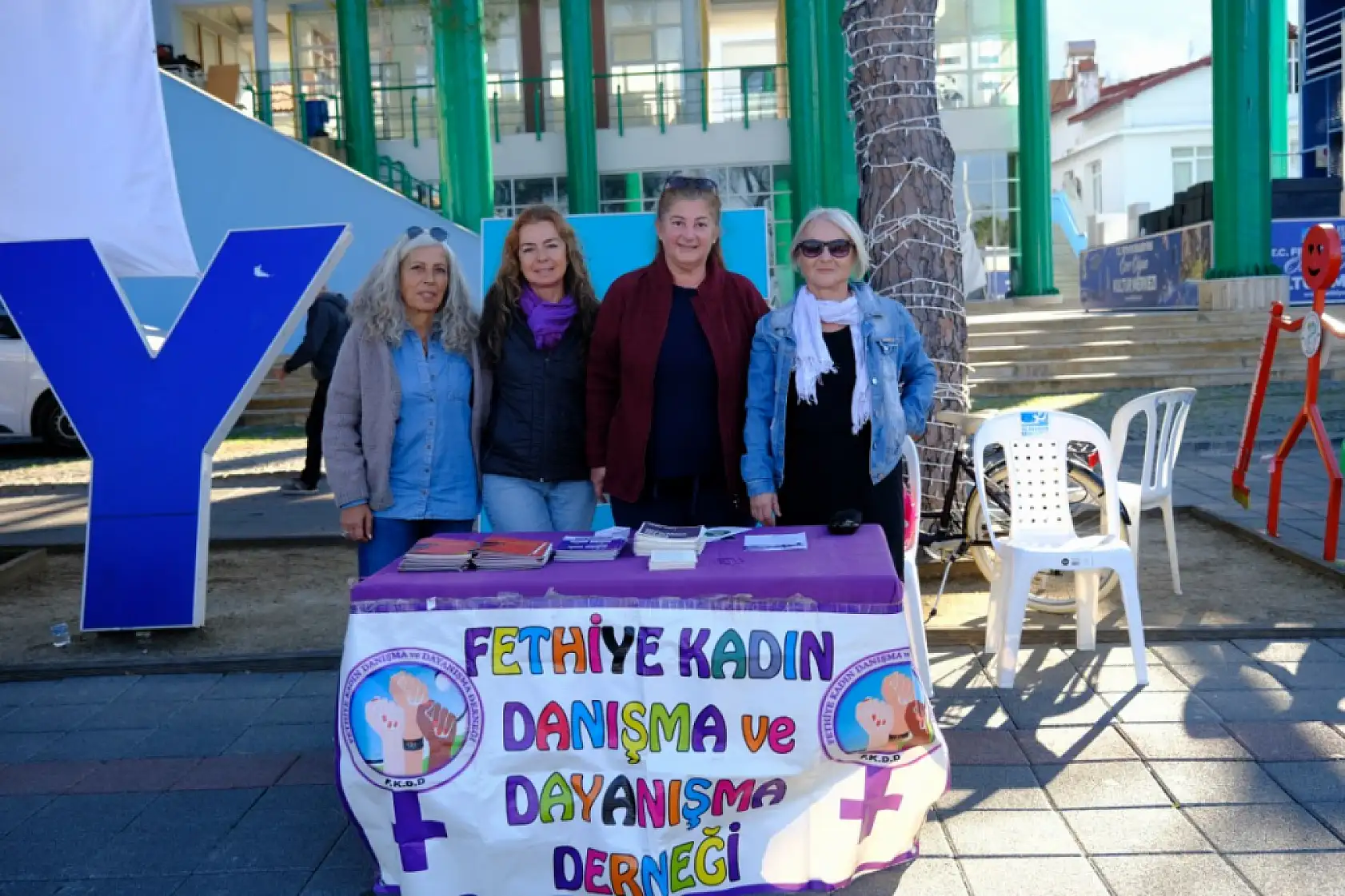 Fethiye'de kadınlar şiddete karşı birlikte