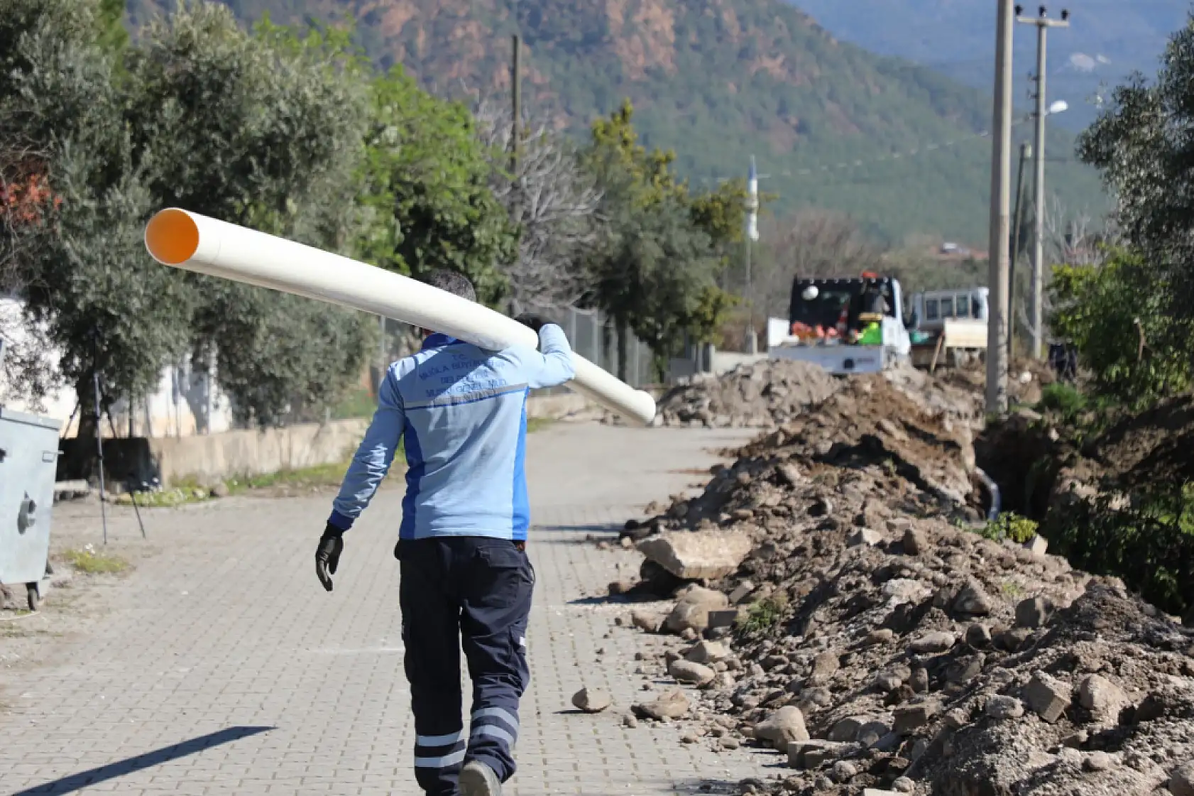 Köyceğiz'de, arızalanan hatlar yenileniyor