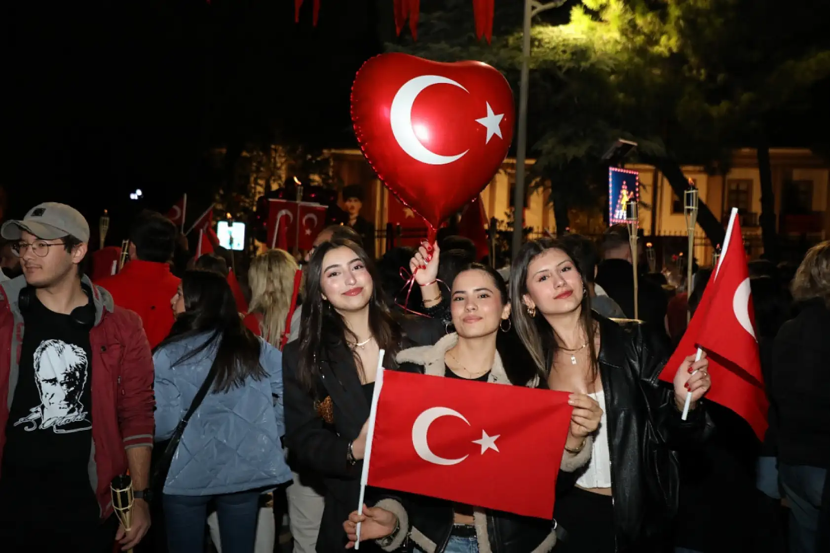 Cumhuriyet Coşkusu Muğla'da Güneş Gibi Parla'dı