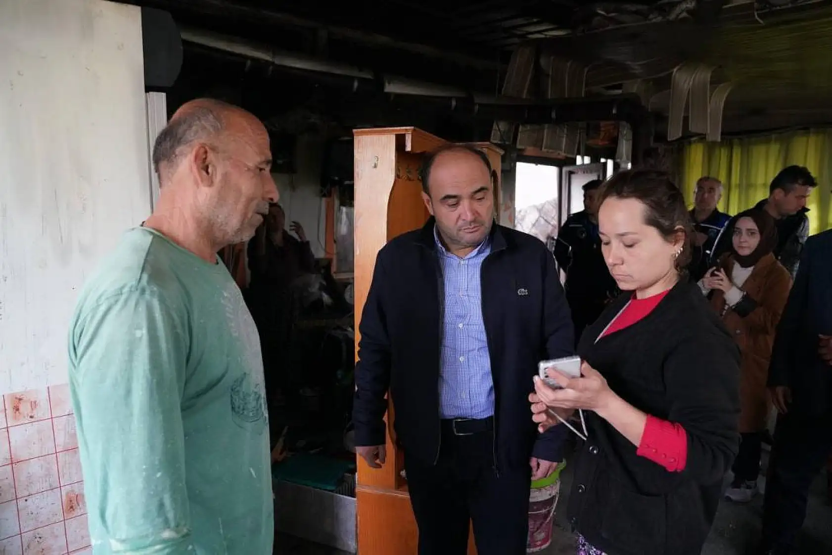 Başkan Akdenizli'den Evi Yanan Ailelere Ziyaret