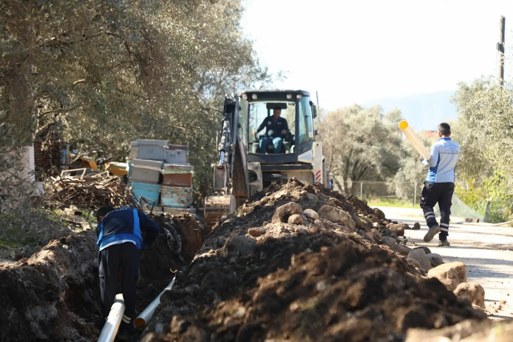 Köyceğiz'de, arızalanan hatlar yenileniyor
