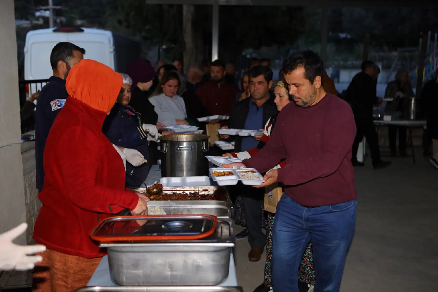Saatcı, Faralya'da iftara katıldı