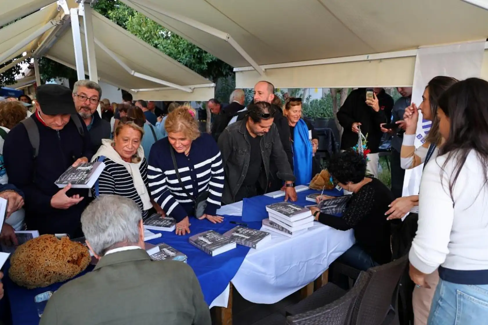 Bodrum'un mavi belleği kitaplarla yaşatılıyor