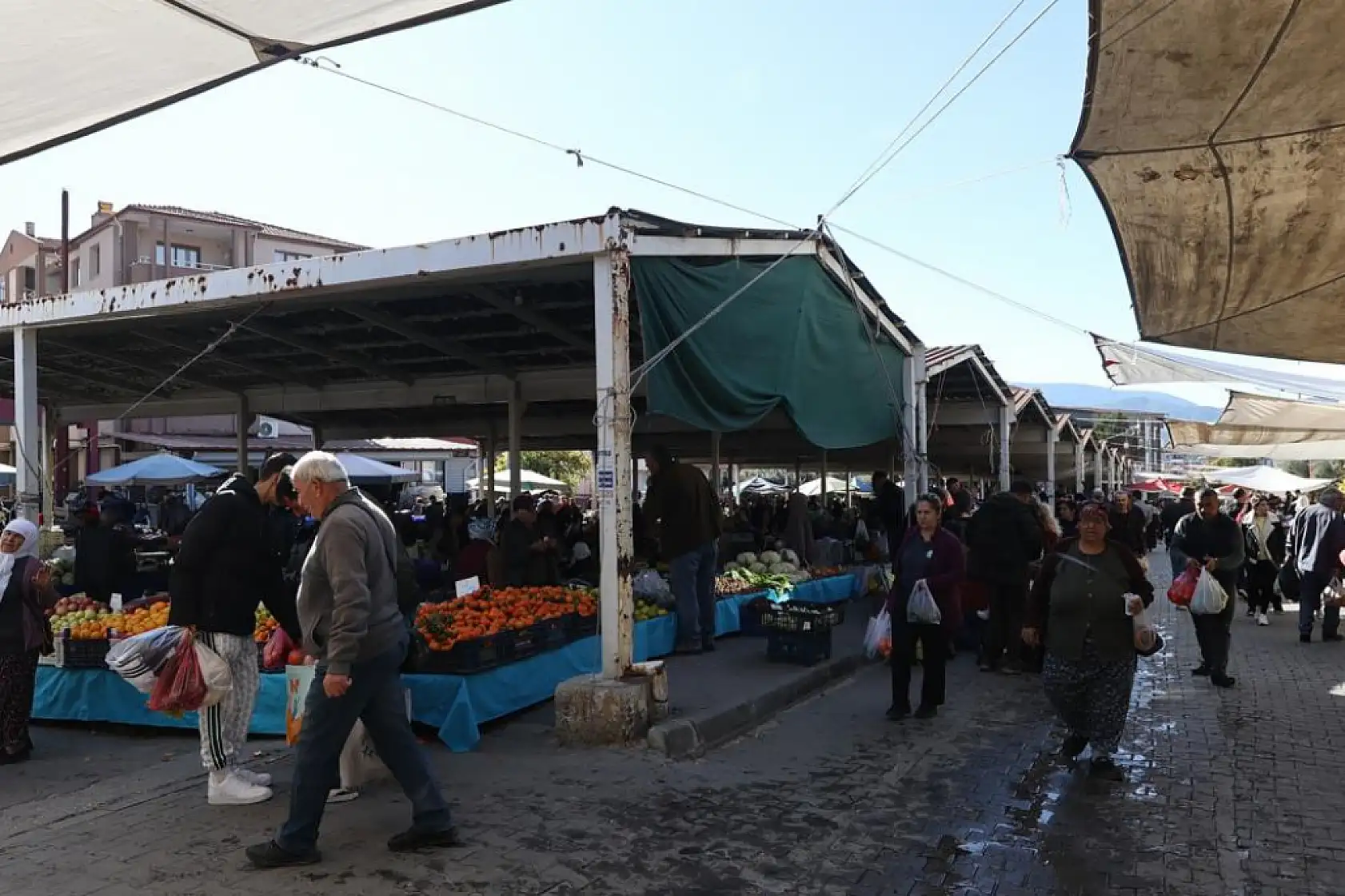 Muğla Büyükşehir Yatağan pazar yerini yeniliyor