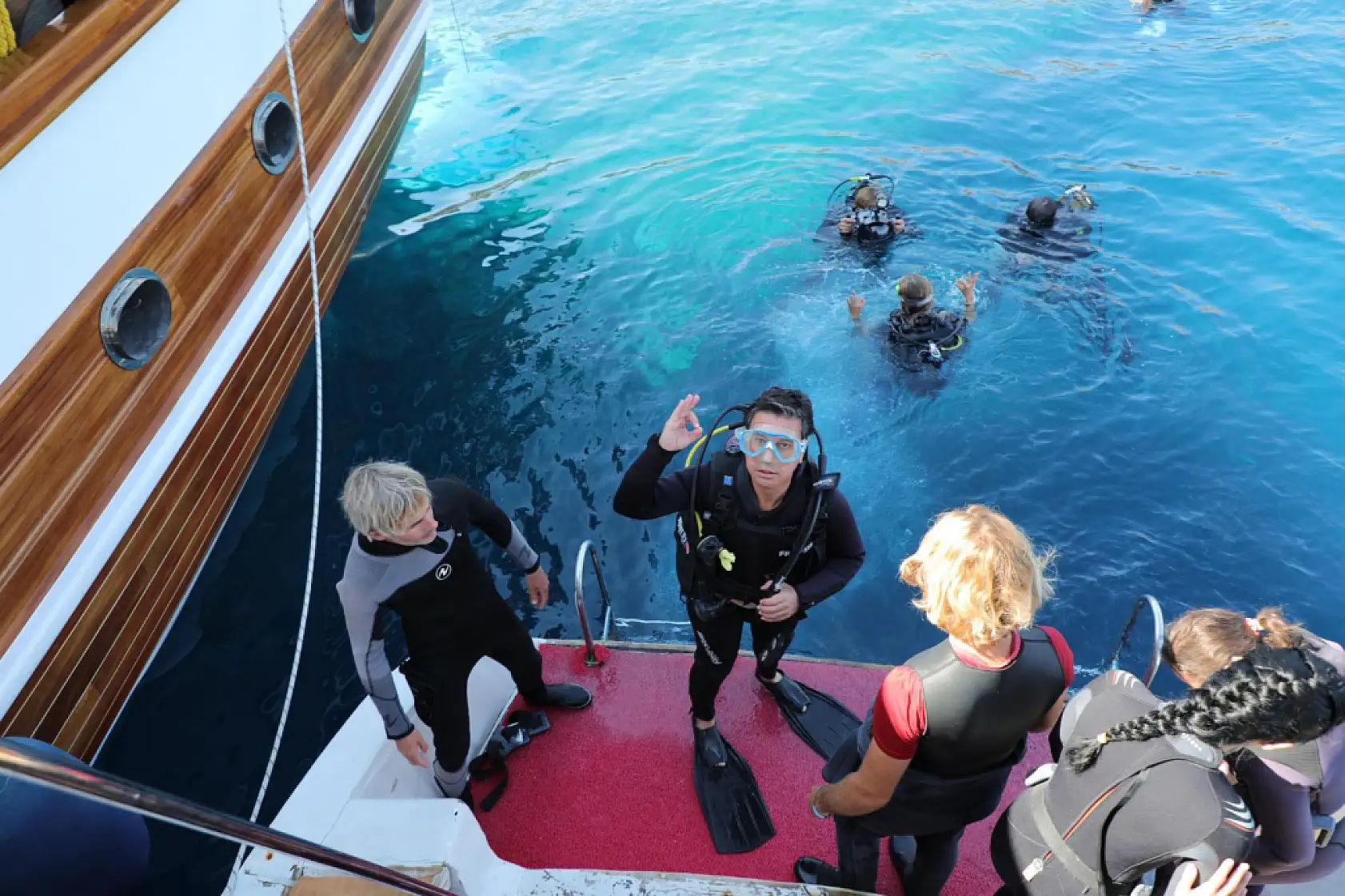 Bodrum'da denizin derinliklerinde sanat eserleri mavi sularla buluştu
